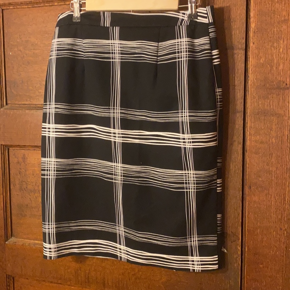 Worthington Black and White Skirt Zippered Sz 8 - Picture 5 of 6